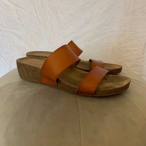 UNIVERSAL THREAD brown strapped wedge sandals